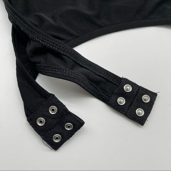 Ember Velvet Floral Lace Flare sleeve Bodysuit SMALL NWT - Picture 8 of 13